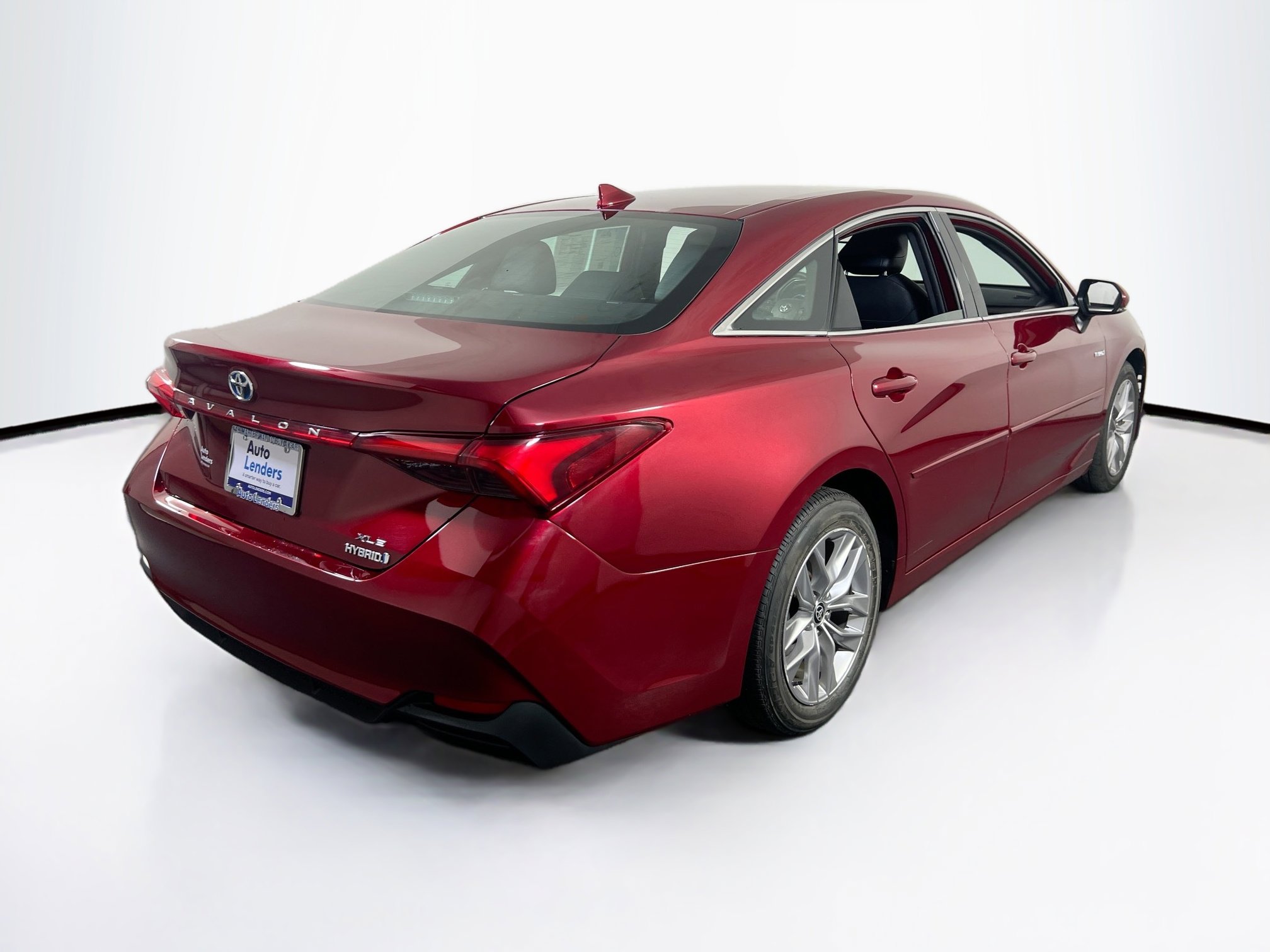 Used 2021 Toyota Avalon XLE image 5