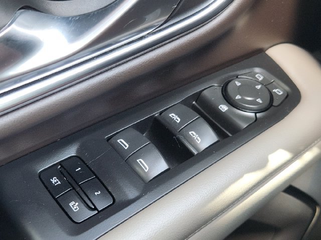 Used 2021 Chevrolet Suburban LT RWD image 22