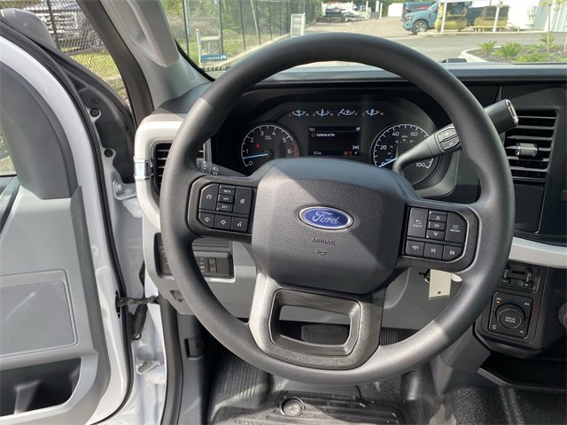 New 2025 Ford F250 XL w/ XL Chrome Package image 32