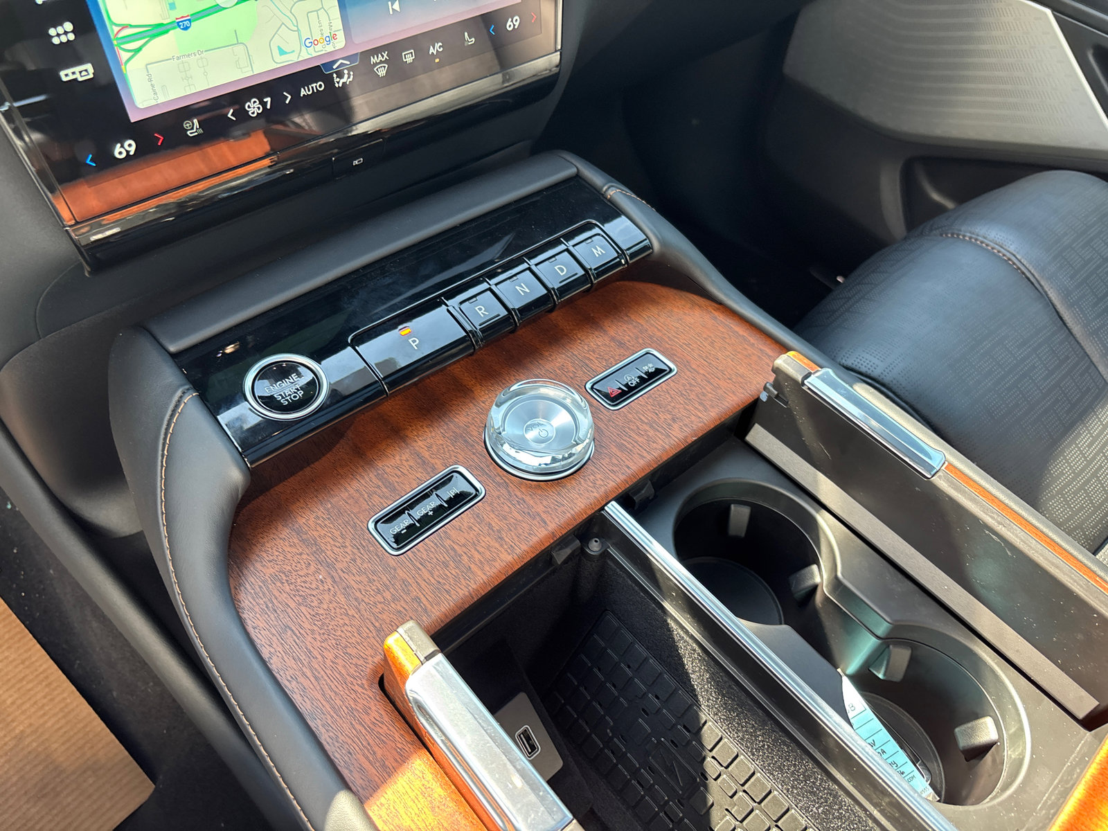 New 2025 Lincoln Navigator L Black Label image 23