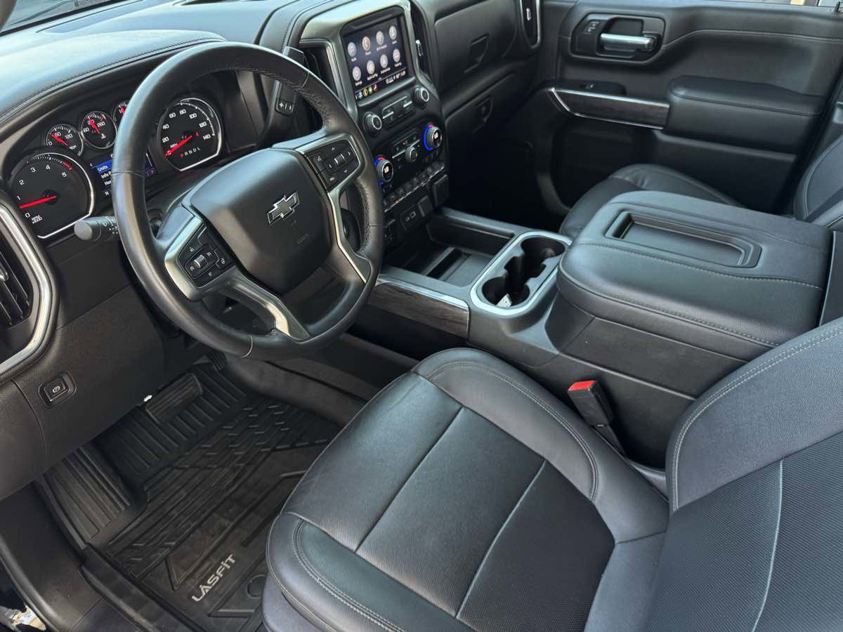 Used 2022 Chevrolet Silverado 3500 LTZ w/ LTZ Plus Package image 15