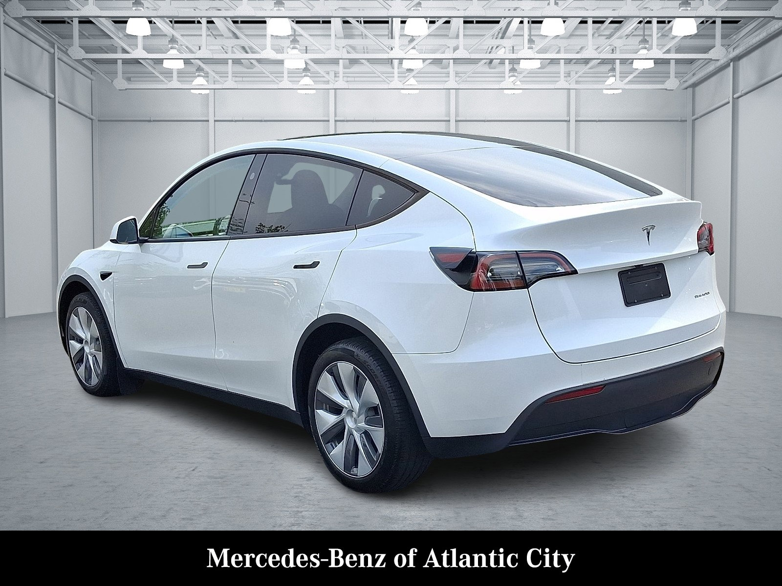 Used 2023 Tesla Model Y Long Range AWD/4WD image 4