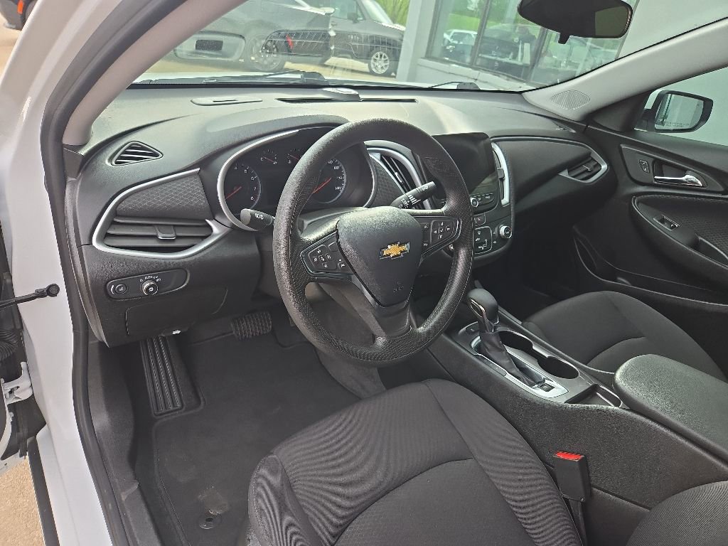 Used 2024 Chevrolet Malibu LS FWD image 34