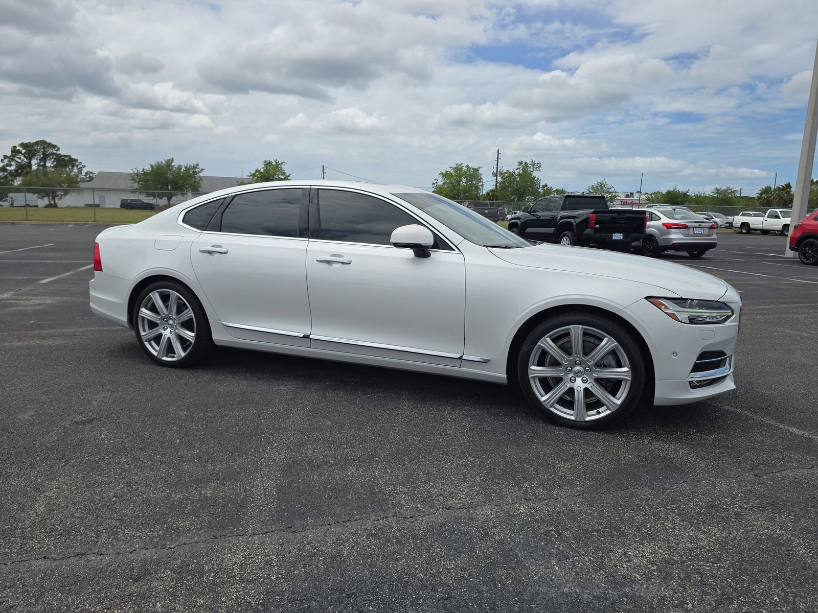 Used 2017 Volvo S90 T6 Inscription w/ Vision Package image 2