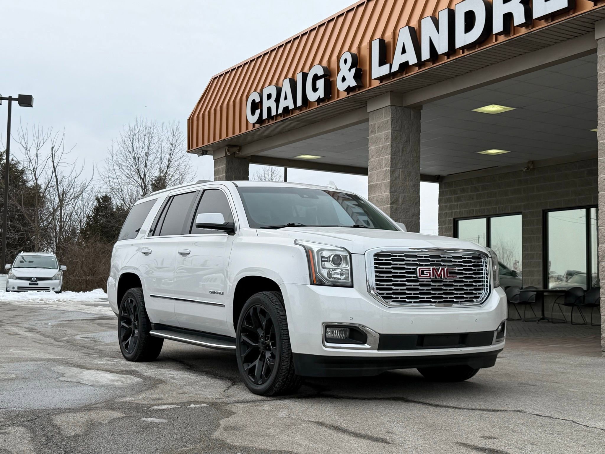 Used 2019 GMC Yukon Denali image 1