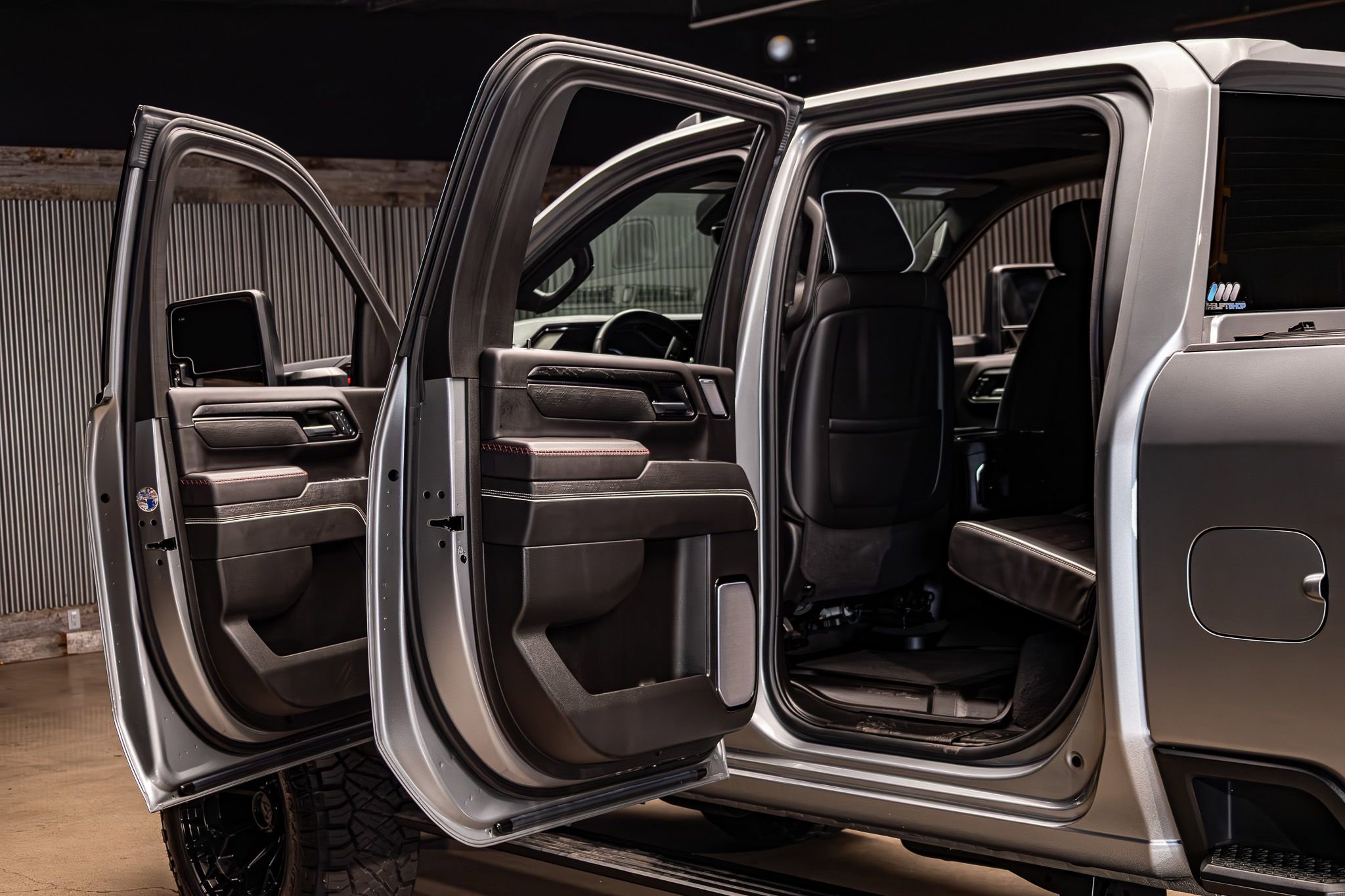 Used 2024 GMC Sierra 2500 AT4X image 29