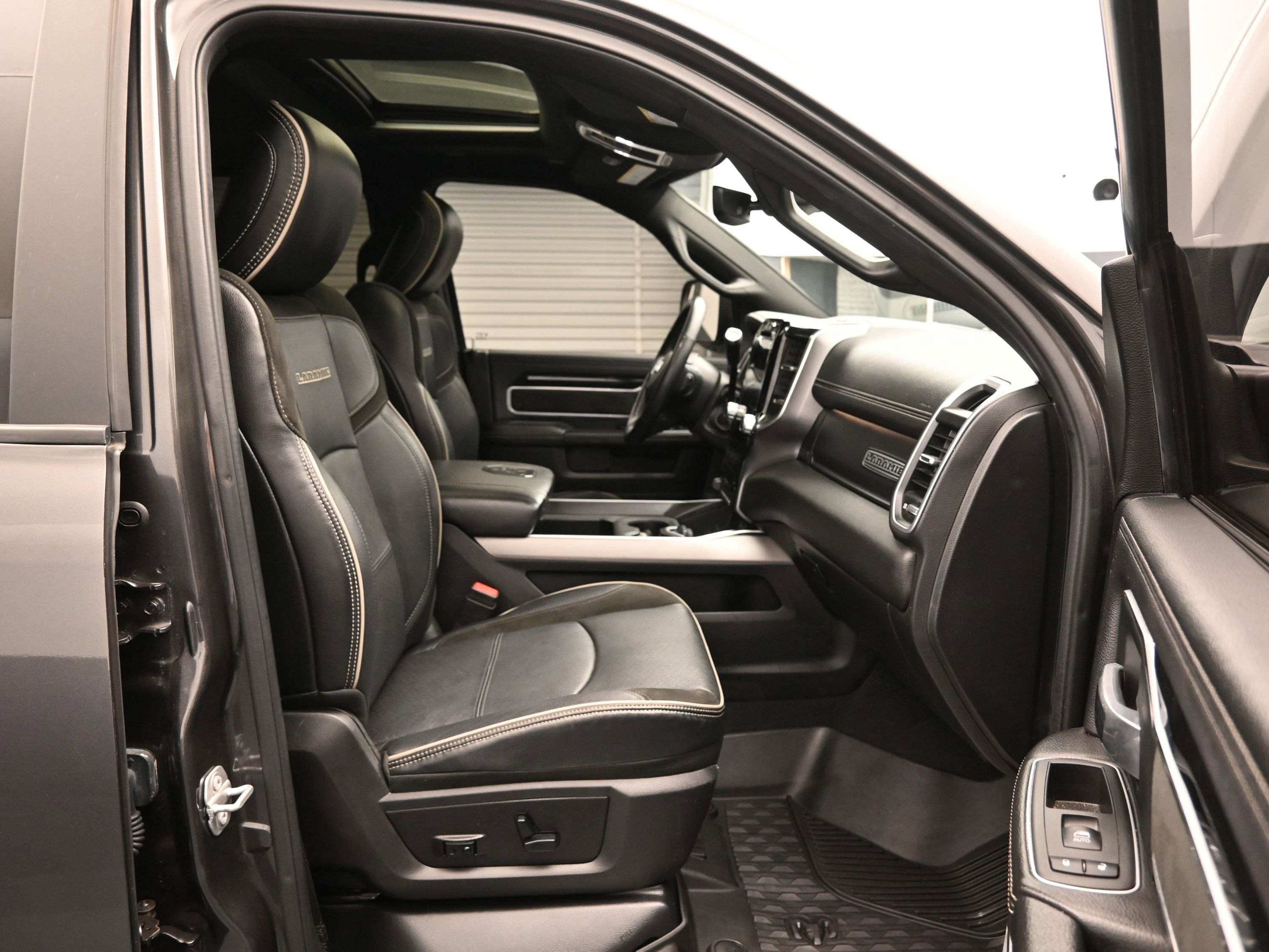Used 2020 RAM 3500 Laramie w/ Night Edition AWD/4WD image 13