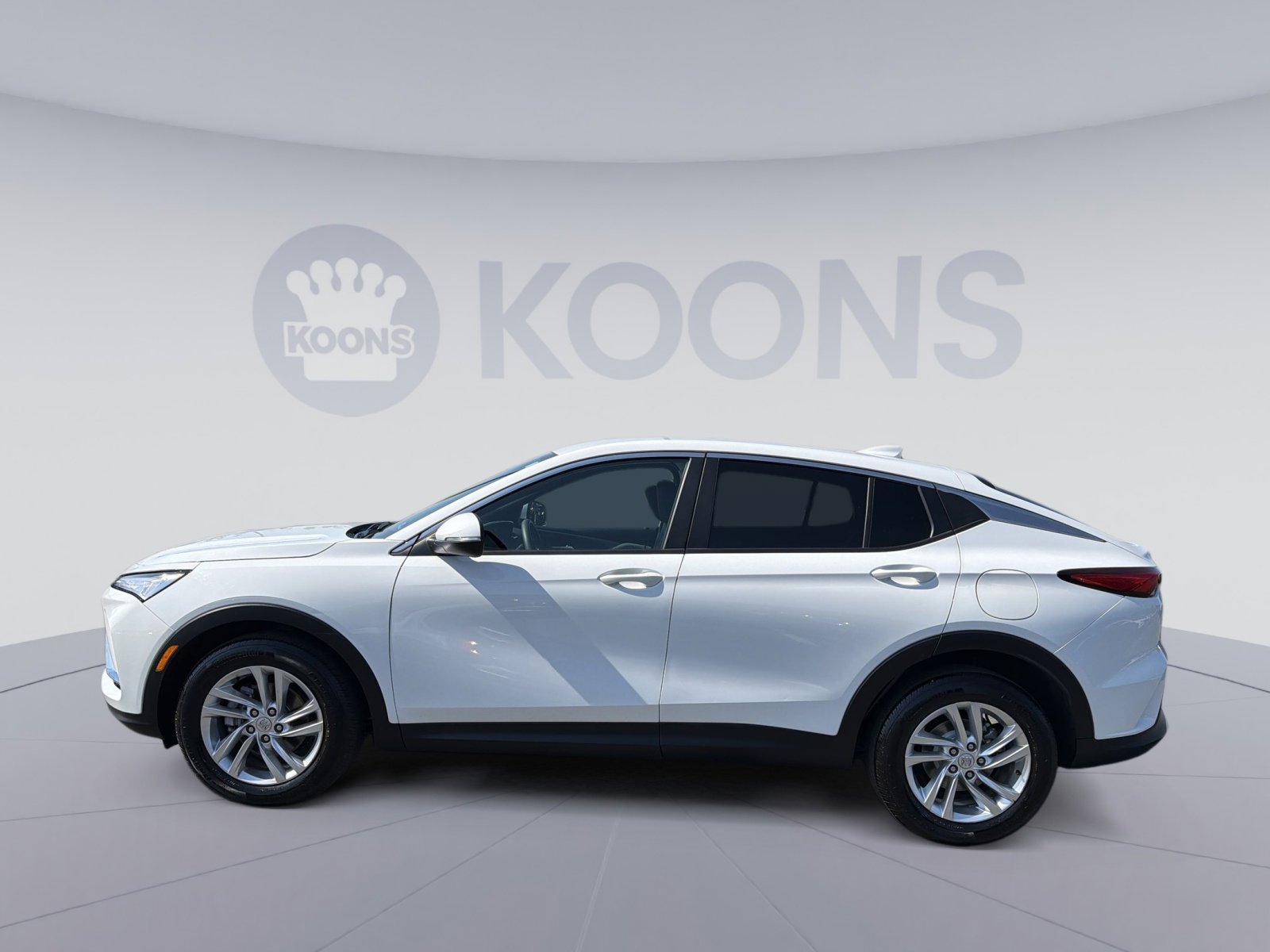 Used 2024 Buick Envista Preferred w/ Advanced Safety Package FWD image 2