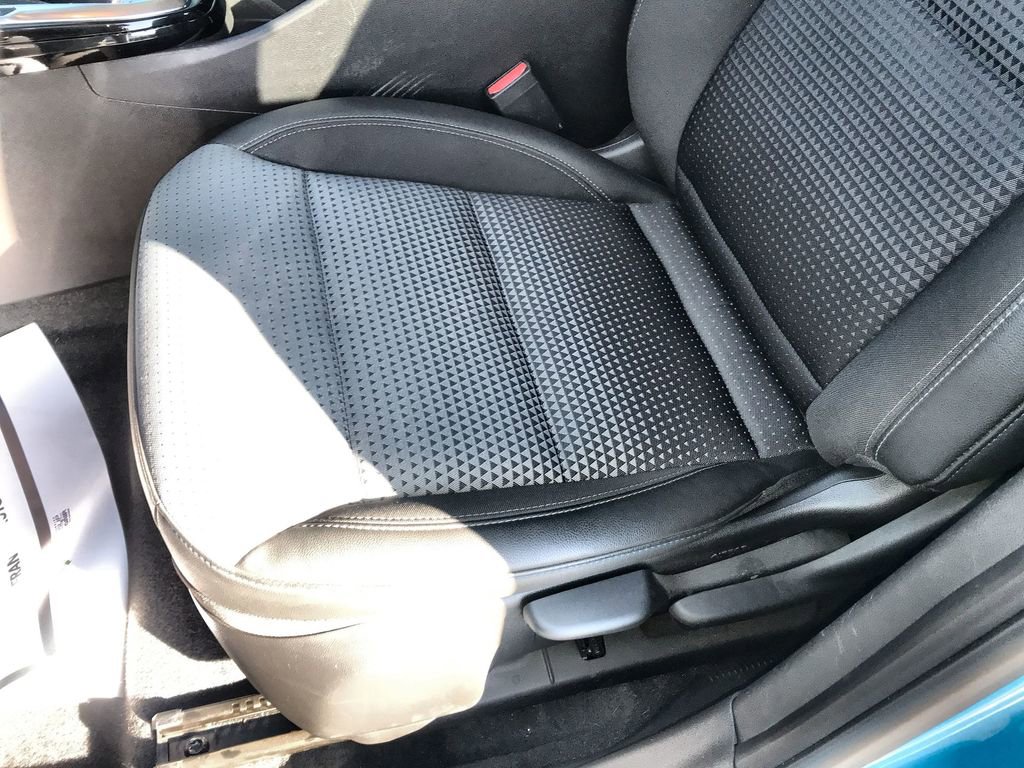 Used 2025 Chevrolet Trax LT image 12