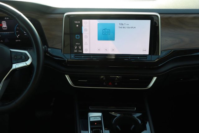 Used 2025 Volkswagen Atlas SE image 15