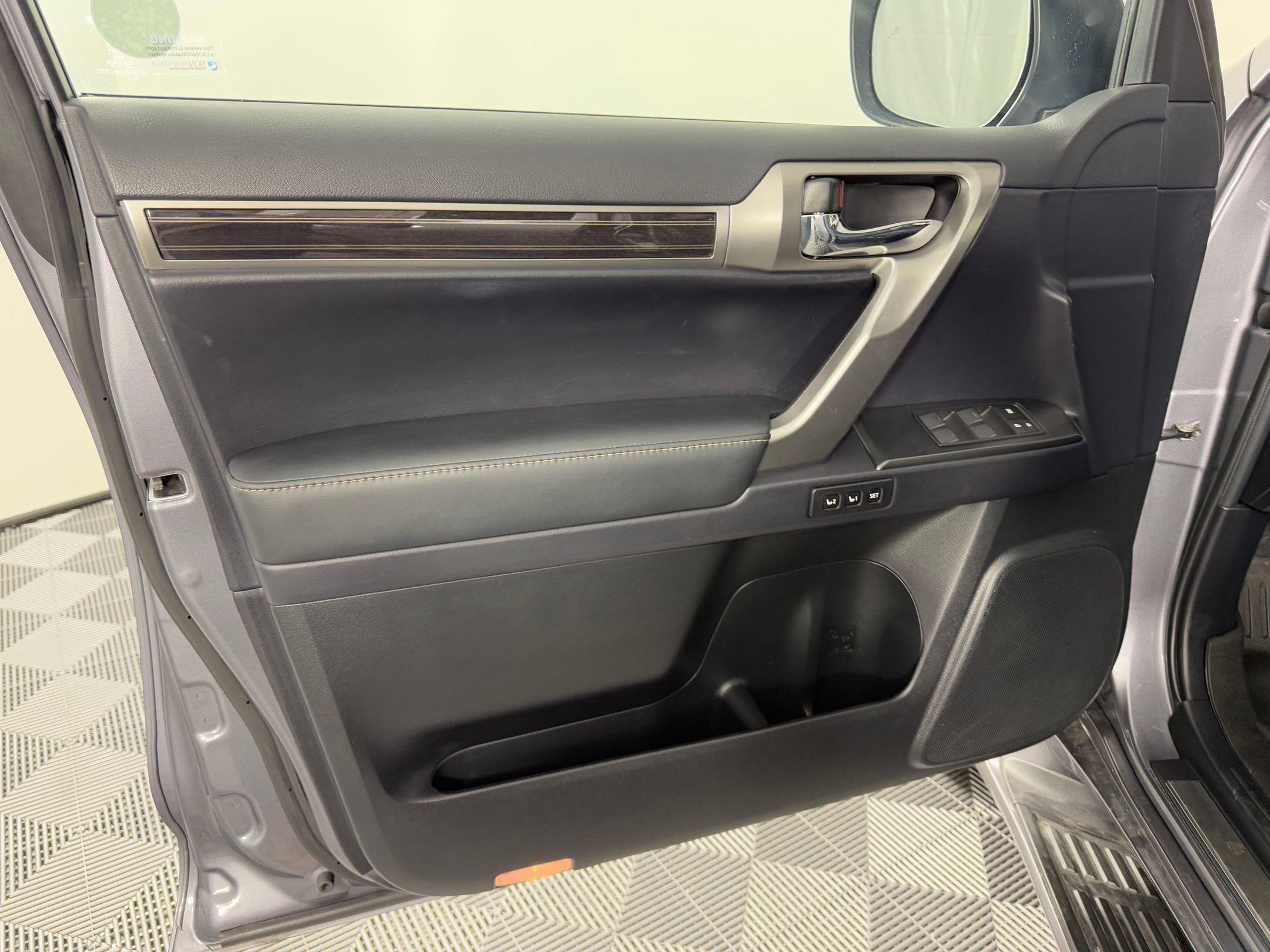 Used 2023 Lexus GX 460 Premium image 14