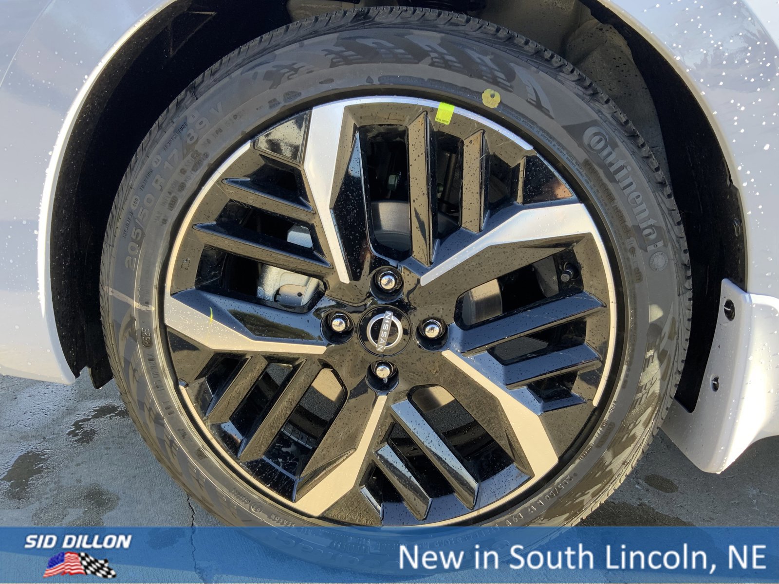 New 2025 Nissan Versa SR w/ Trunk Package image 11