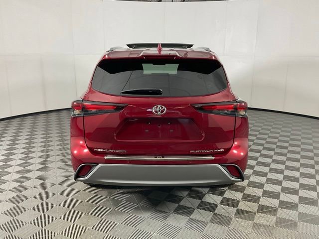 Used 2024 Toyota Highlander Platinum AWD/4WD image 5