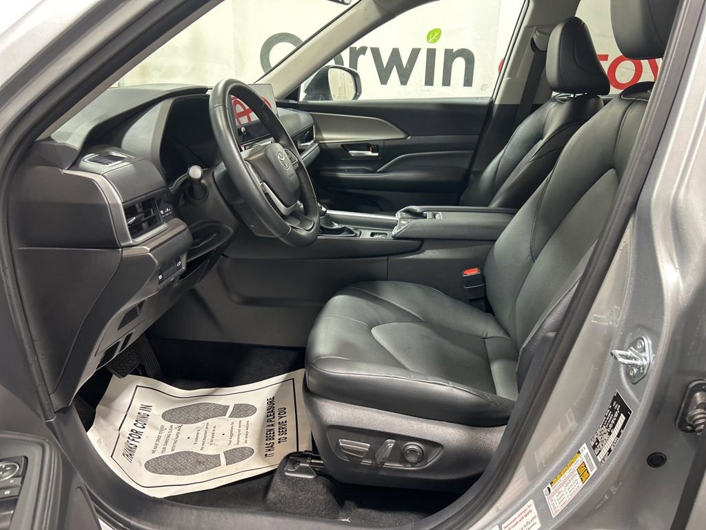 Used 2025 Toyota Grand Highlander AWD image 21