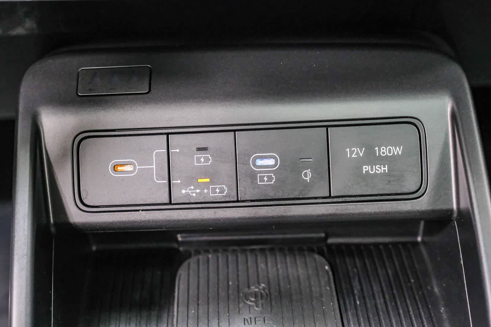 Used 2024 Hyundai Kona Limited FWD image 32