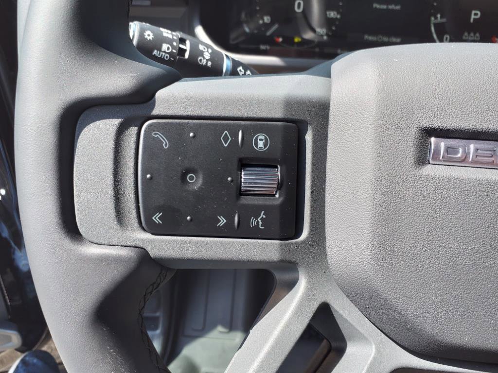 Used 2025 Land Rover Defender 110 S image 16
