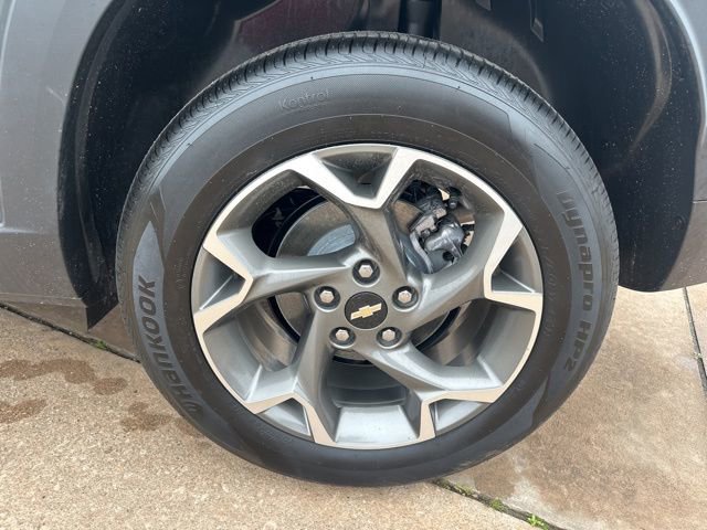 Used 2025 Chevrolet Trax LT image 11