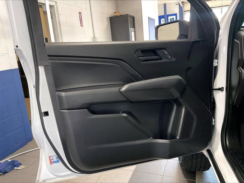 Used 2025 Chevrolet Colorado Trail Boss AWD/4WD image 9