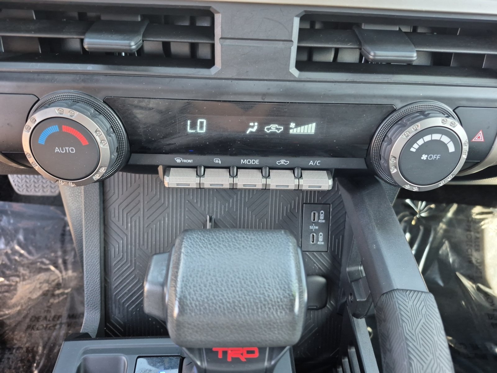 Used 2024 Toyota Tacoma TRD Off-Road AWD/4WD image 28