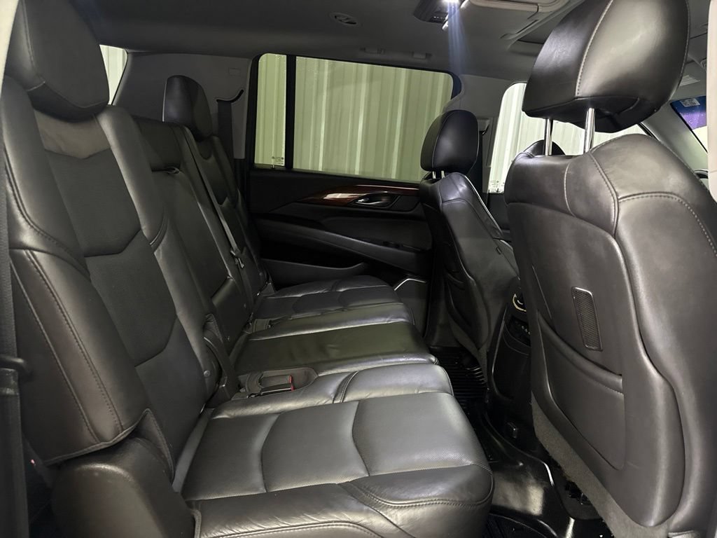 Used 2018 Cadillac Escalade ESV Luxury RWD image 17