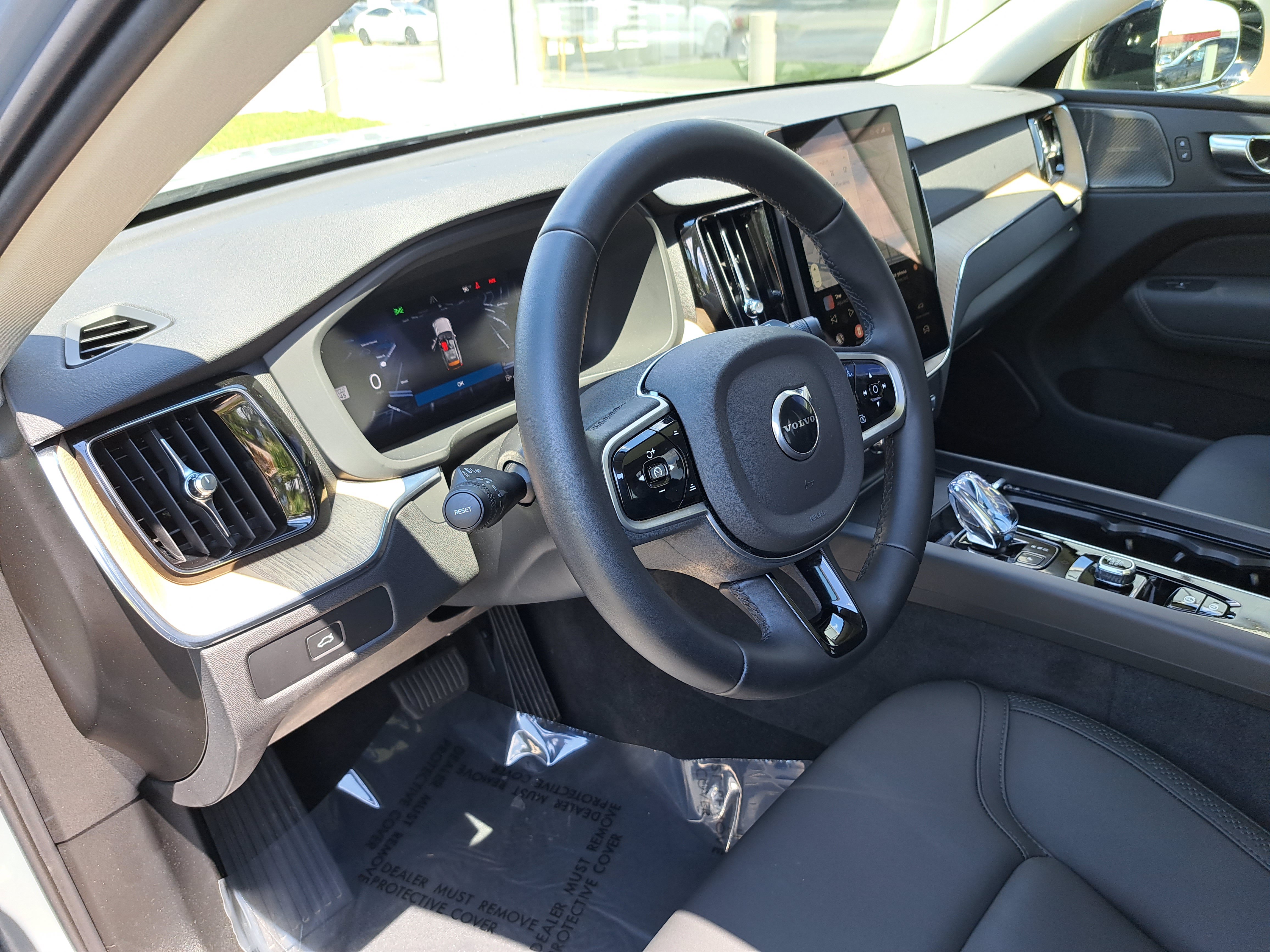 New 2026 Volvo XC60 B5 Plus w/ Climate Package AWD/4WD image 5