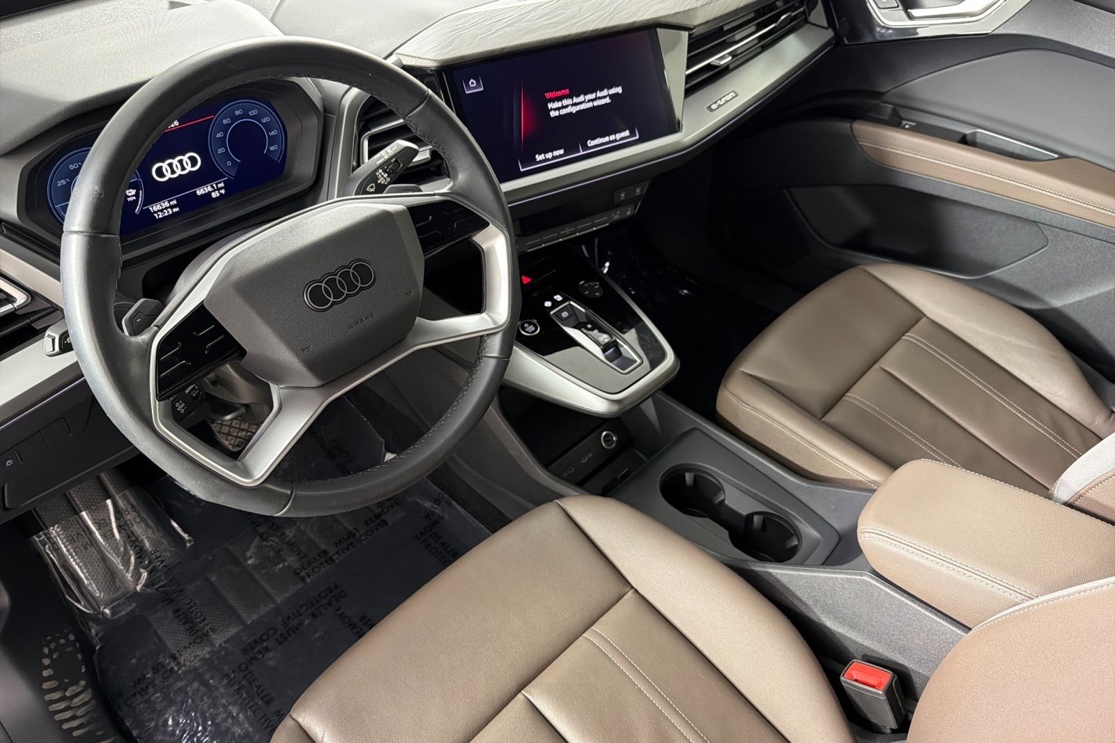 Used 2024 Audi Q4 e-tron Premium AWD/4WD image 9