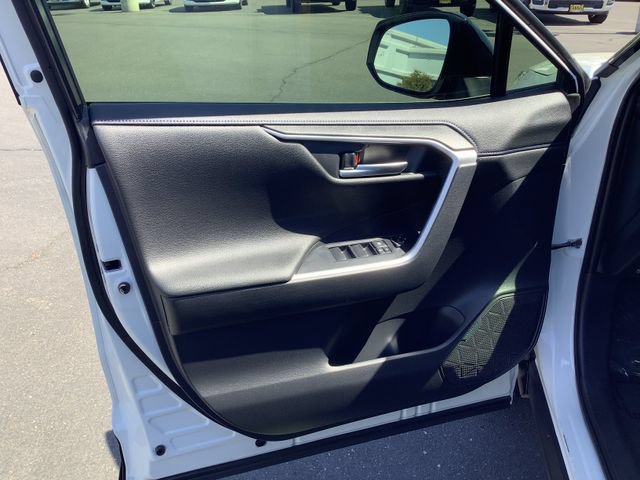 Used 2019 Toyota RAV4 XSE w/ XSE Weather Package AWD/4WD image 9