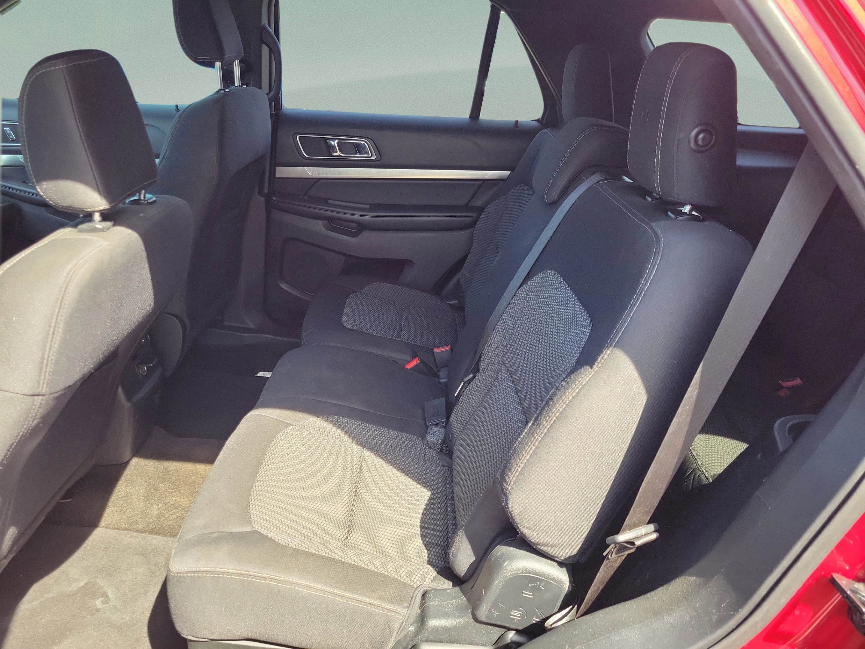 Used 2018 Ford Explorer XLT FWD image 13