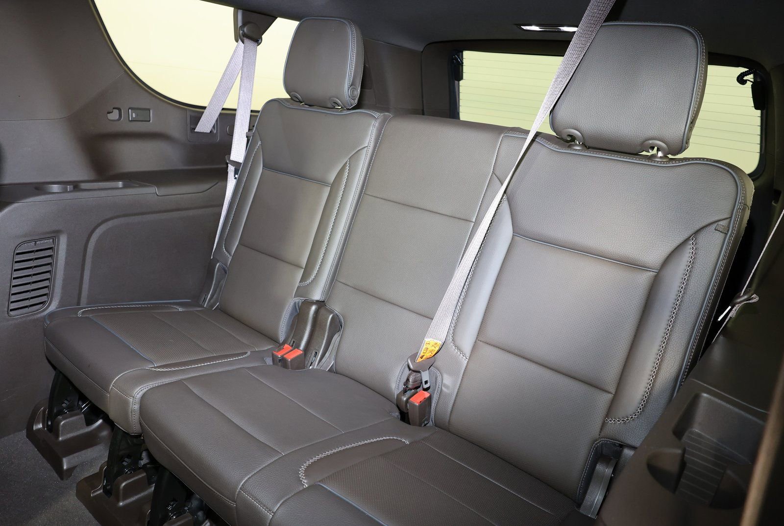 Used 2021 GMC Yukon XL Denali w/ Denali Premium Package image 12