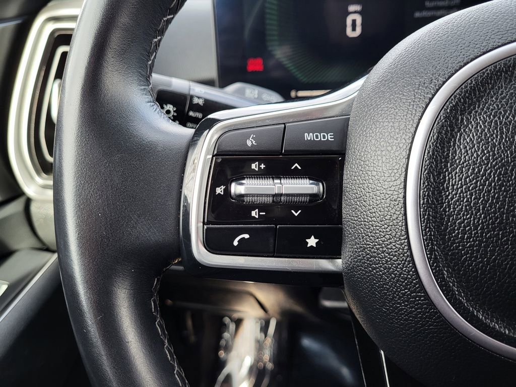 Used 2024 Kia Sorento S image 16