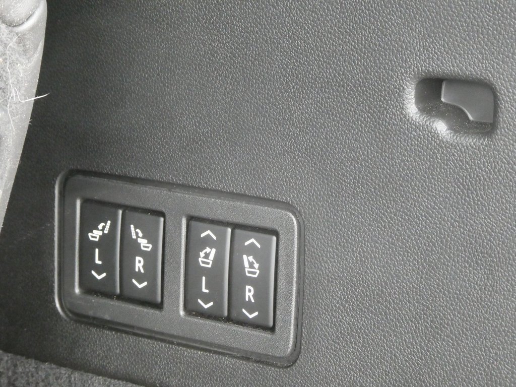 Used 2024 Cadillac XT6 Premium Luxury w/ Platinum Package image 18