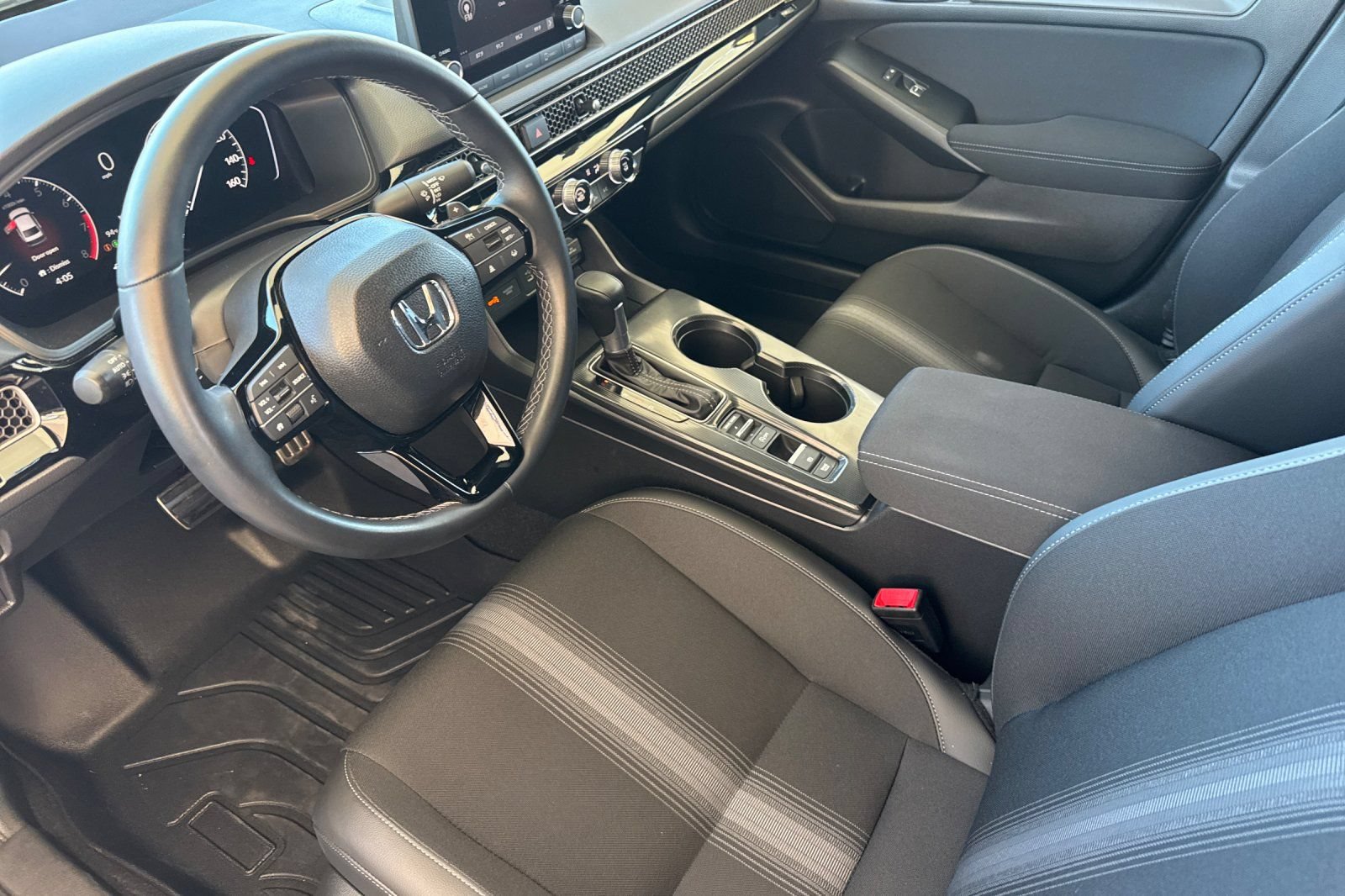 Used 2025 Honda Civic Sport image 10