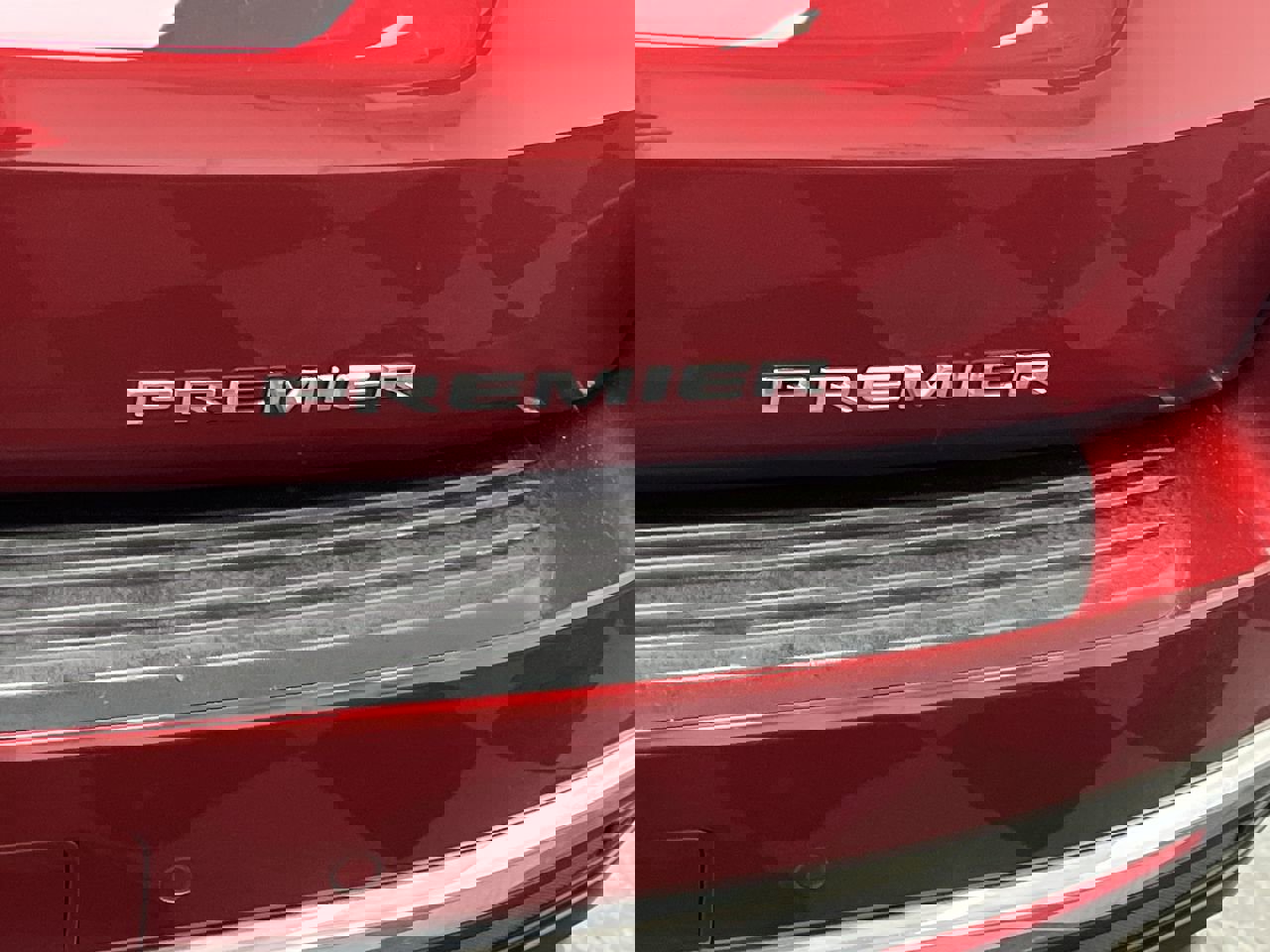 Certified 2024 Chevrolet Suburban Premier w/ Premium Package image 37