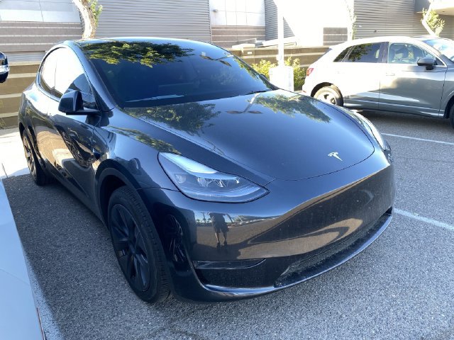 Used 2025 Tesla Model Y Long Range RWD image 5