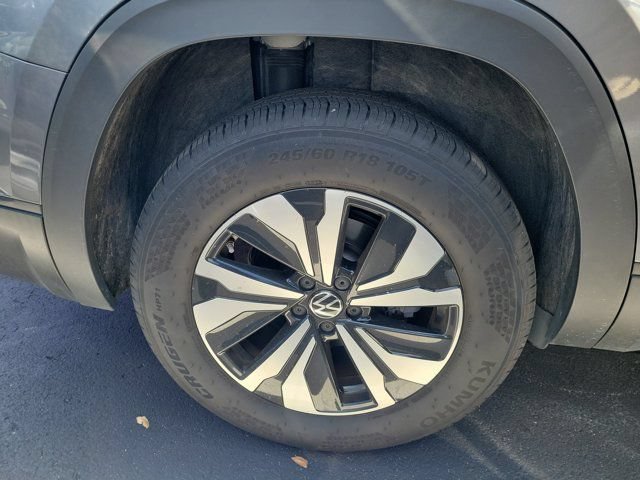 Used 2025 Volkswagen Atlas SE FWD image 4