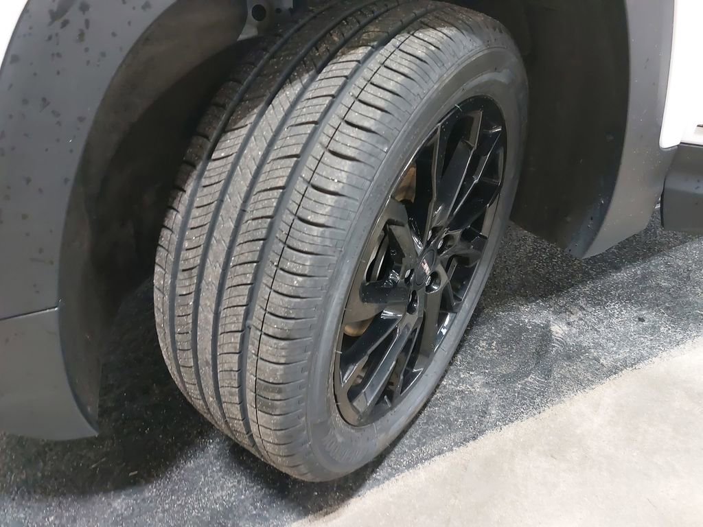 Used 2023 GMC Terrain SLE w/ Driver Convenience Package image 31