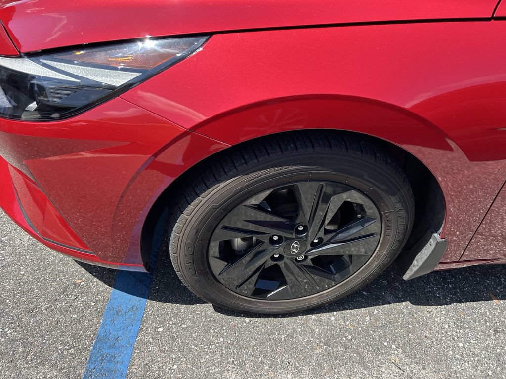 Certified 2023 Hyundai Elantra SEL FWD image 9