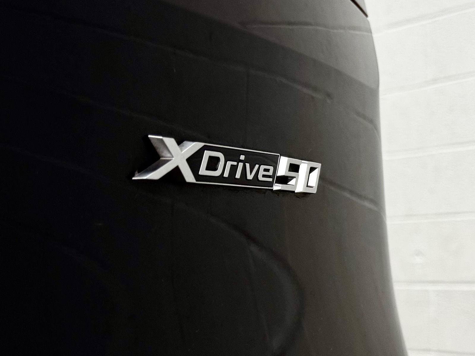 Used 2024 BMW iX xDrive50 w/ Sport Package AWD/4WD image 10
