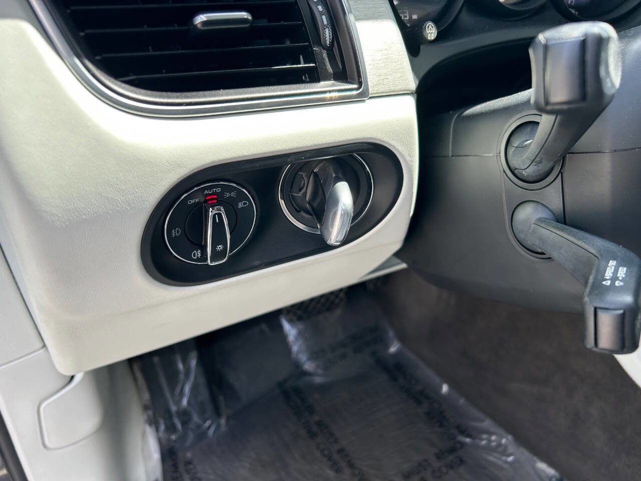 Used 2017 Porsche Macan Turbo image 26