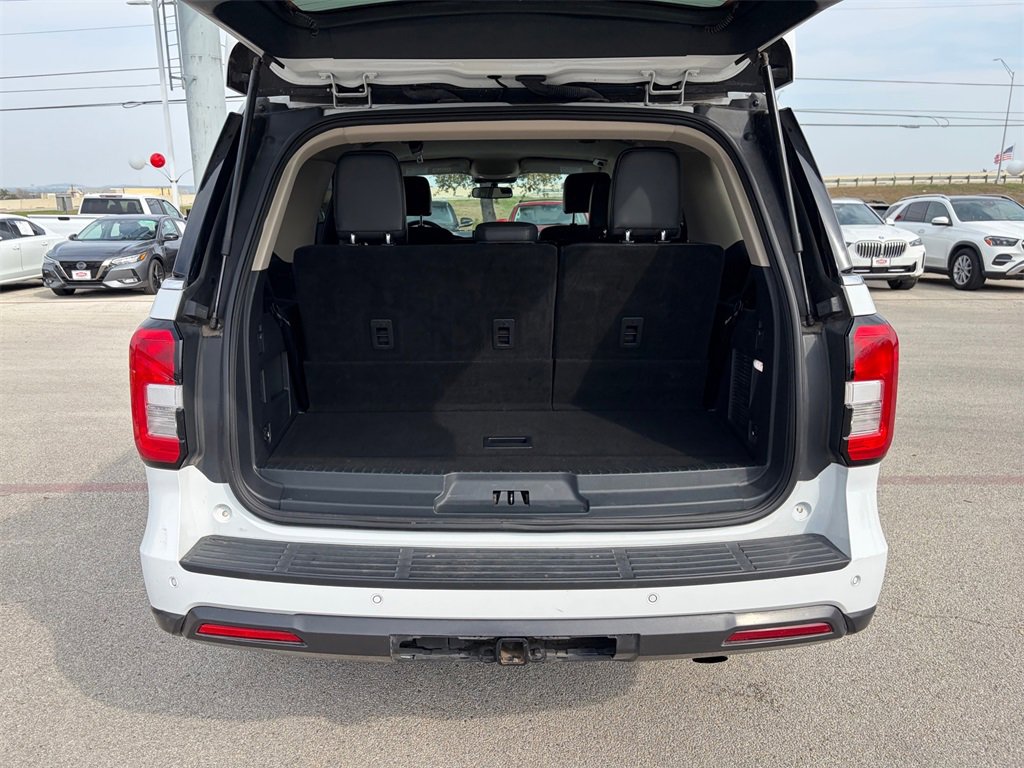 Used 2023 Ford Expedition XLT image 28