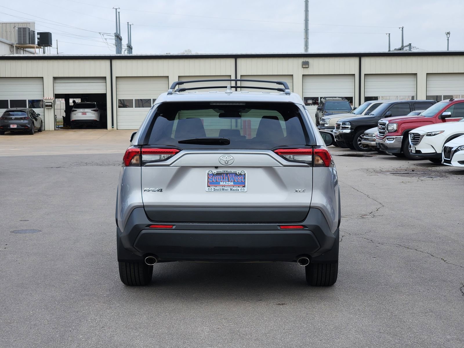 Used 2023 Toyota RAV4 XLE Premium image 8