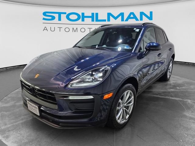 Used 2023 Porsche Macan AWD/4WD image 3