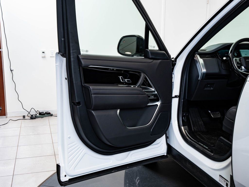 New 2026 Land Rover Range Rover SE AWD/4WD image 29