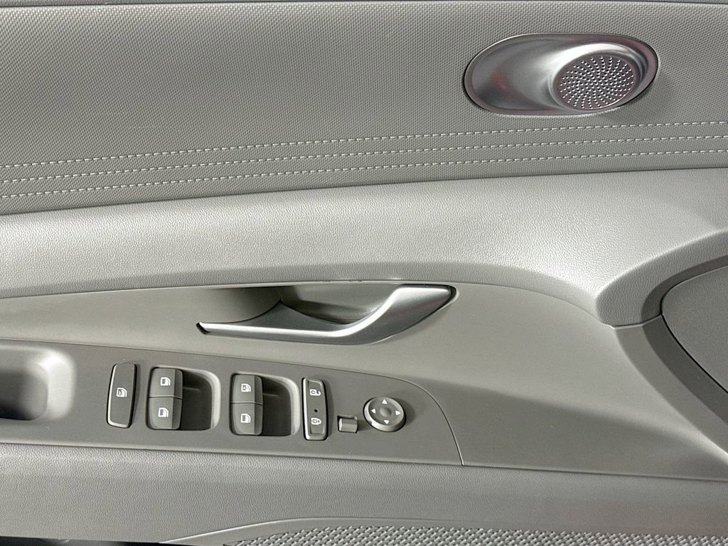 Certified 2022 Hyundai Elantra SEL w/ Cargo Package image 22