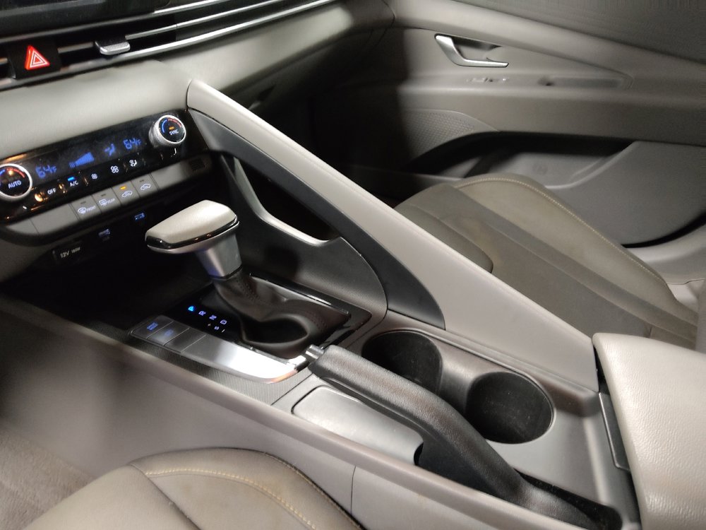 Used 2023 Hyundai Elantra SEL w/ Winter Weather Package image 26