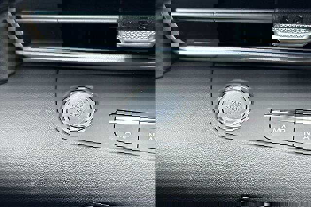 New 2025 Hyundai Elantra SEL image 19