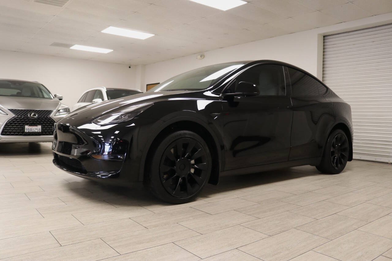 Used 2023 Tesla Model Y Long Range AWD/4WD image 3