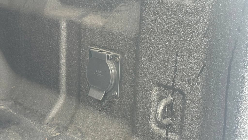 Used 2024 GMC Canyon AT4X AWD/4WD image 6