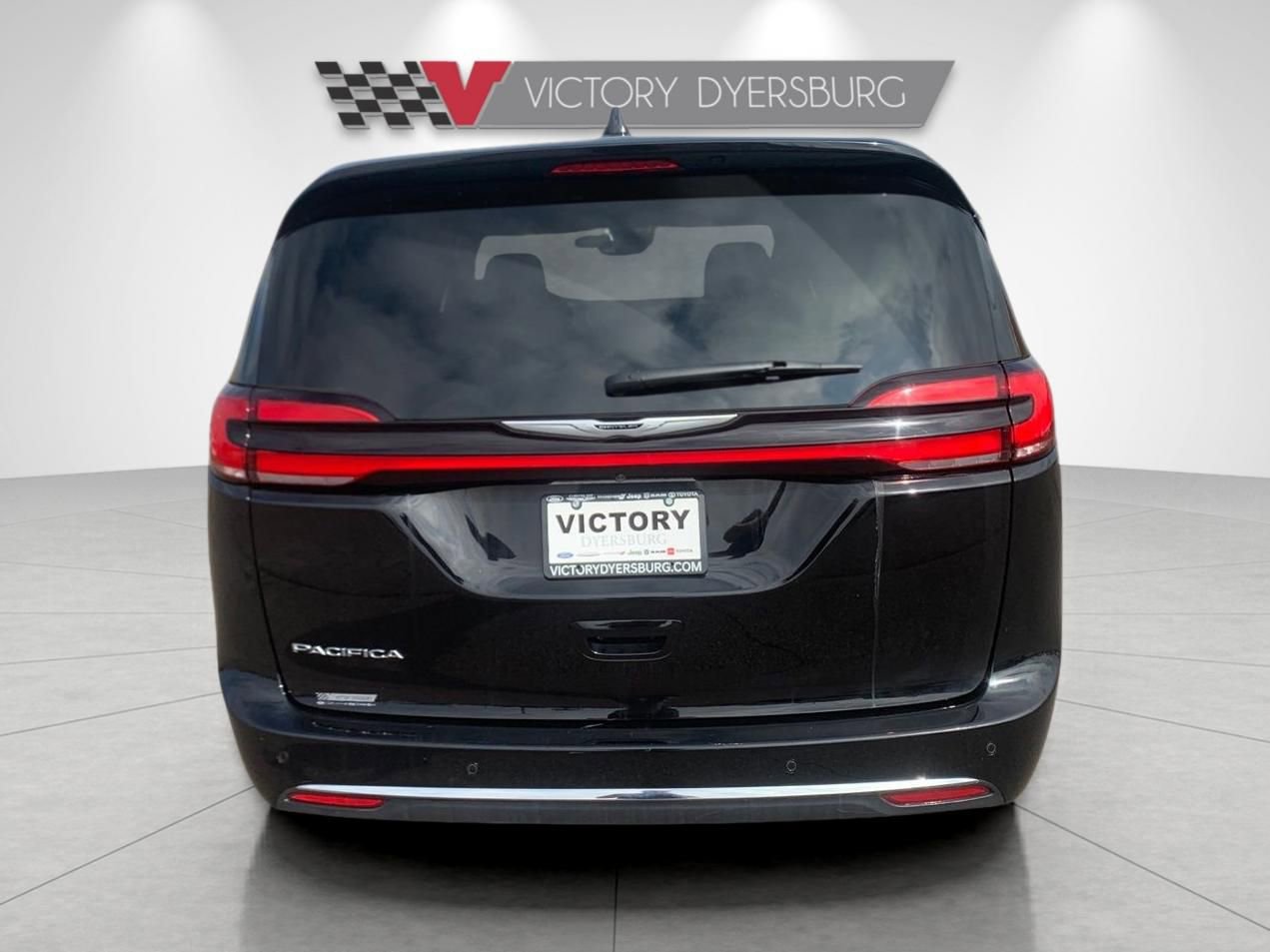 Used 2025 Chrysler Pacifica Select FWD image 7