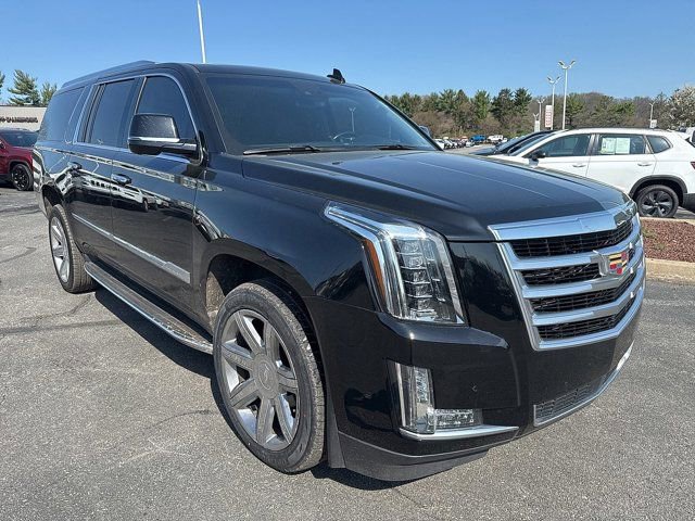 Used 2019 Cadillac Escalade ESV Premium Luxury image 9